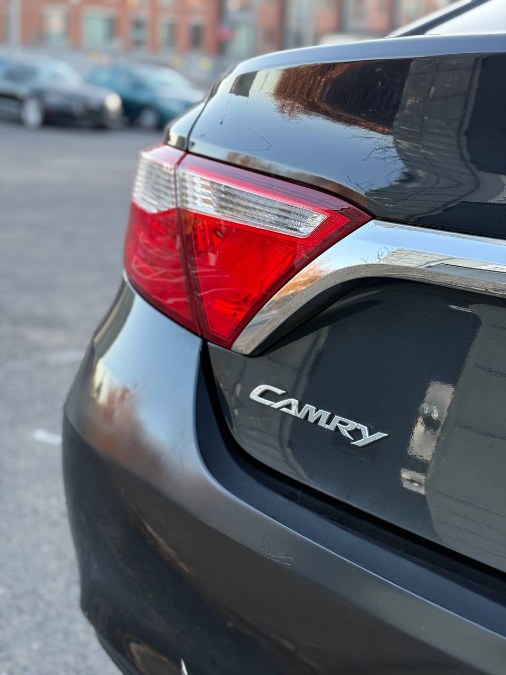 2015 Toyota Camry 4dr Sdn I4 Auto LE (Natl) photo