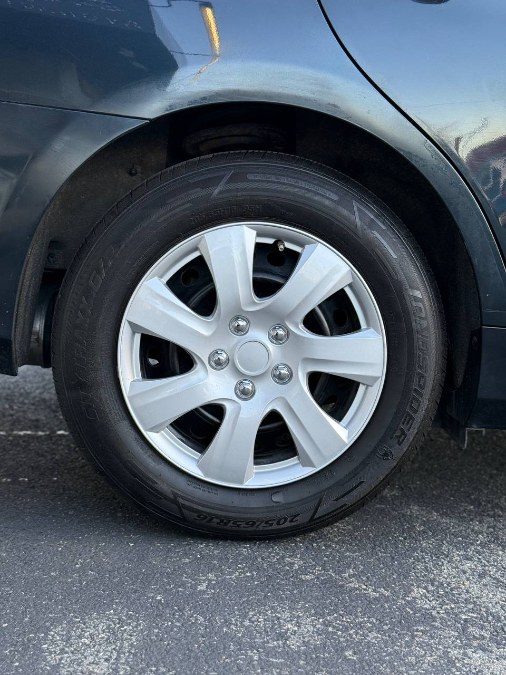 2015 Toyota Camry 4dr Sdn I4 Auto LE (Natl) photo