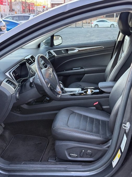 2015 Ford Fusion 4dr Sdn SE FWD photo