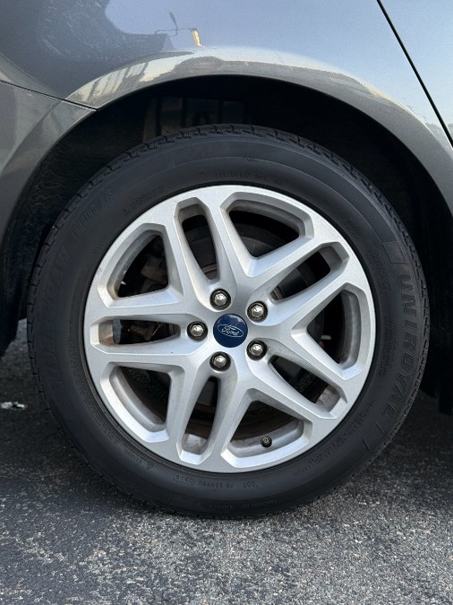 2015 Ford Fusion 4dr Sdn SE FWD photo