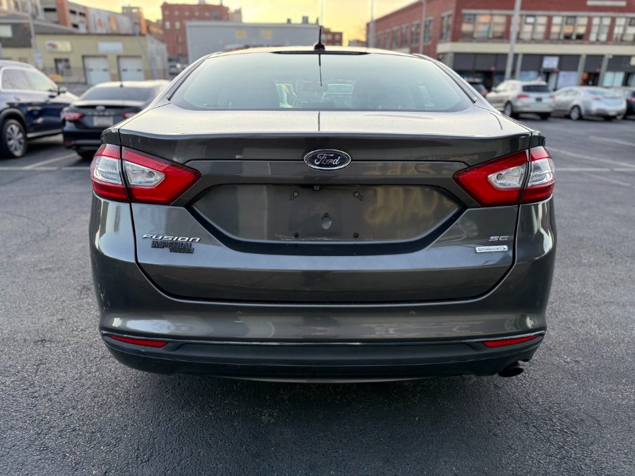 2015 Ford Fusion 4dr Sdn SE FWD photo