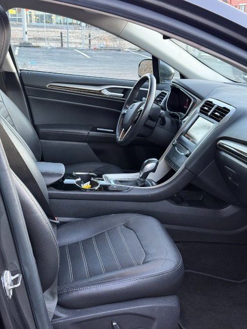 2015 Ford Fusion 4dr Sdn SE FWD photo