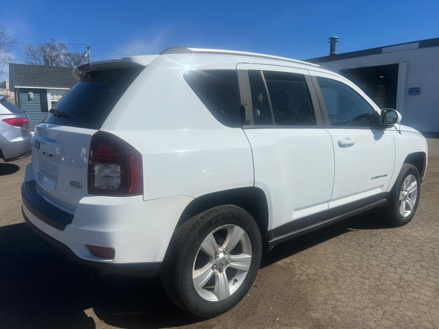 2016 Jeep Compass 4WD 4dr Latitude photo