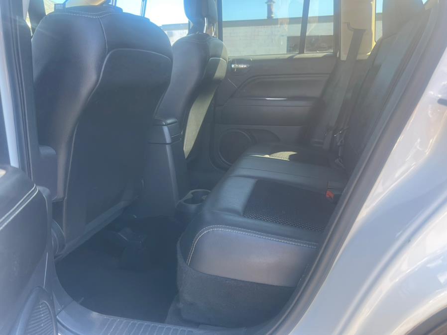 2016 Jeep Compass 4WD 4dr Latitude photo