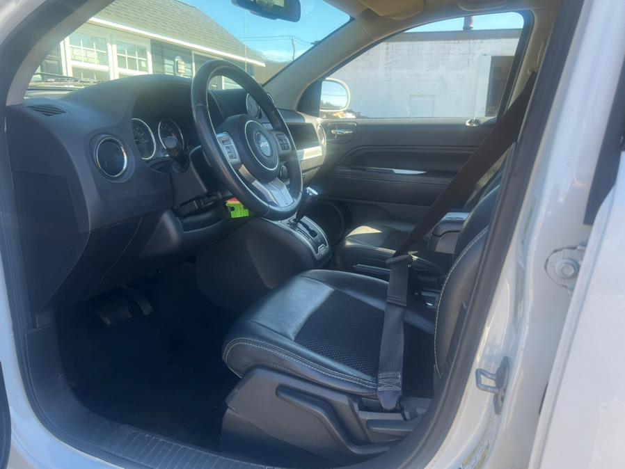 2016 Jeep Compass 4WD 4dr Latitude photo