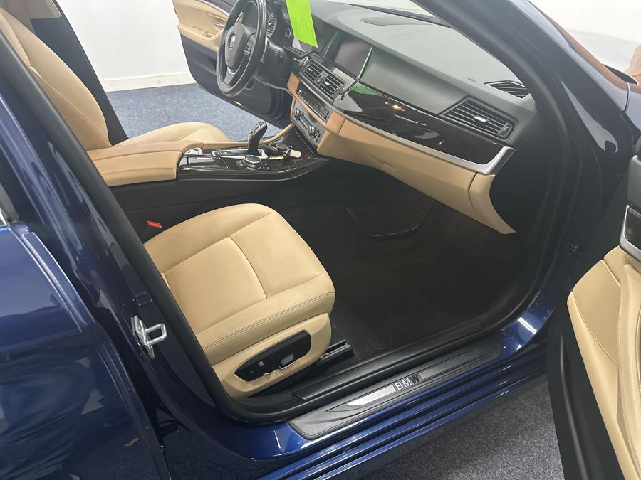 2016 BMW 5-Series 4dr Sdn 528i xDrive AWD photo