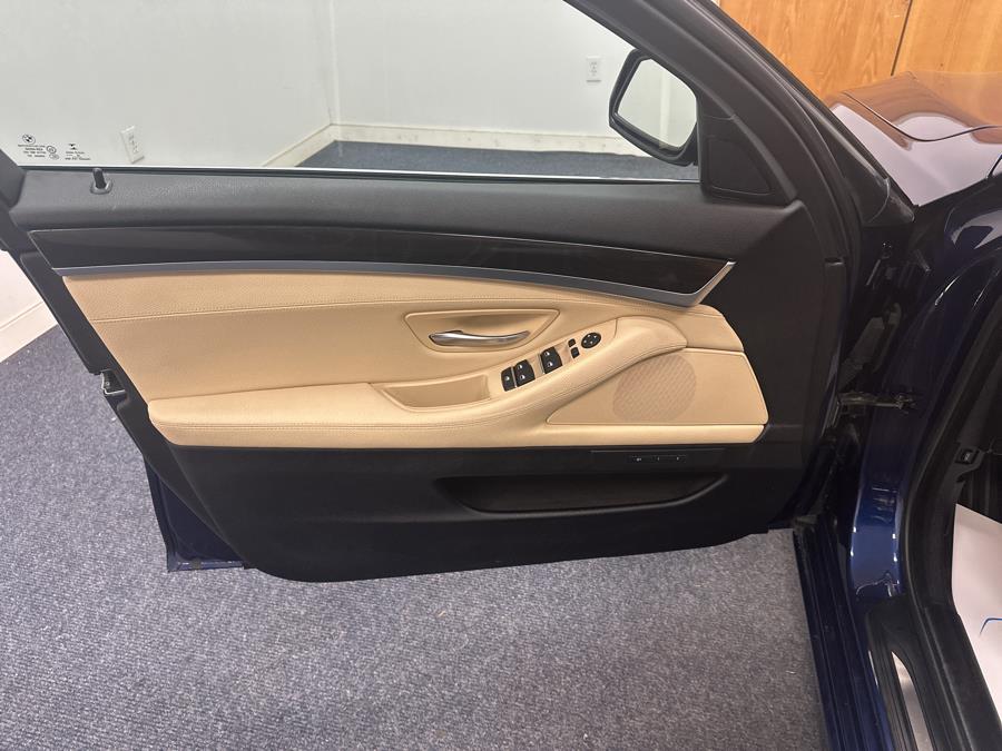 2016 BMW 5-Series 4dr Sdn 528i xDrive AWD photo
