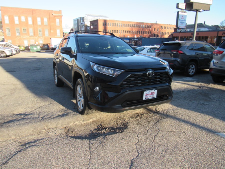 2021 Toyota RAV4 XLE photo