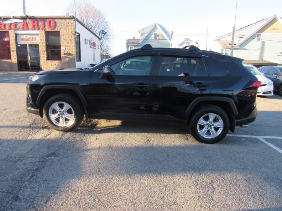 2021 Toyota RAV4 XLE photo