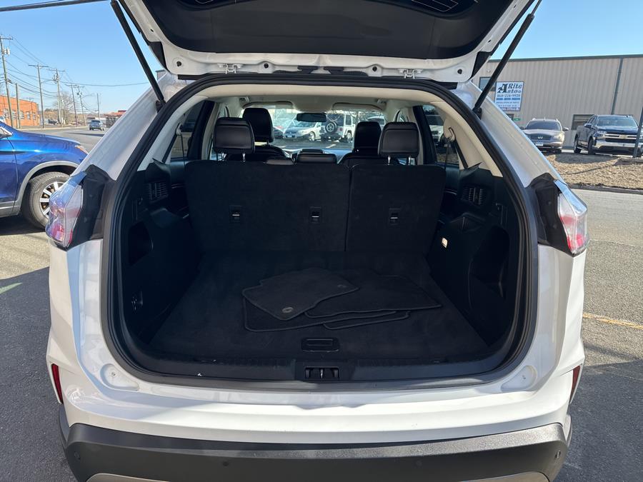 2023 Ford Edge SEL photo