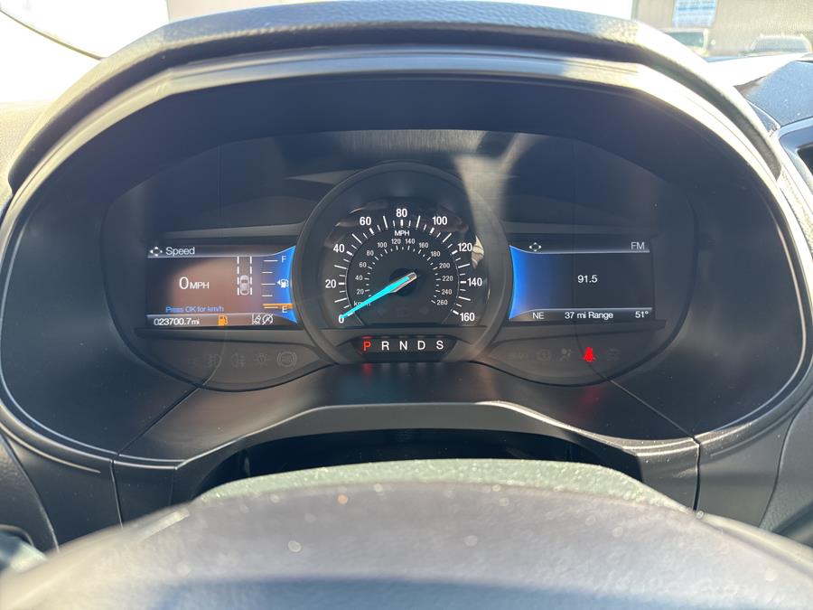 2023 Ford Edge SEL photo
