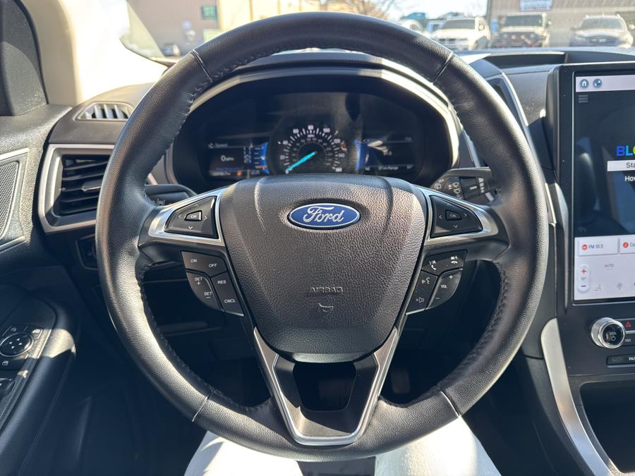 2023 Ford Edge SEL photo