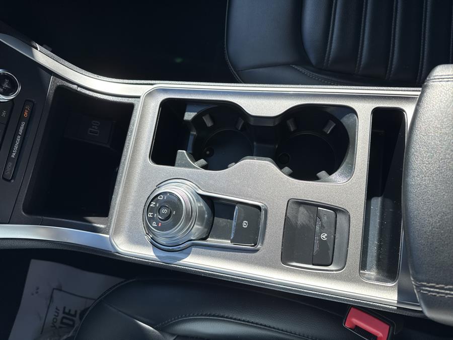 2023 Ford Edge SEL photo