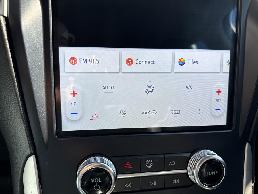 2023 Ford Edge SEL photo