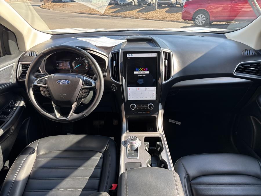 2023 Ford Edge SEL photo