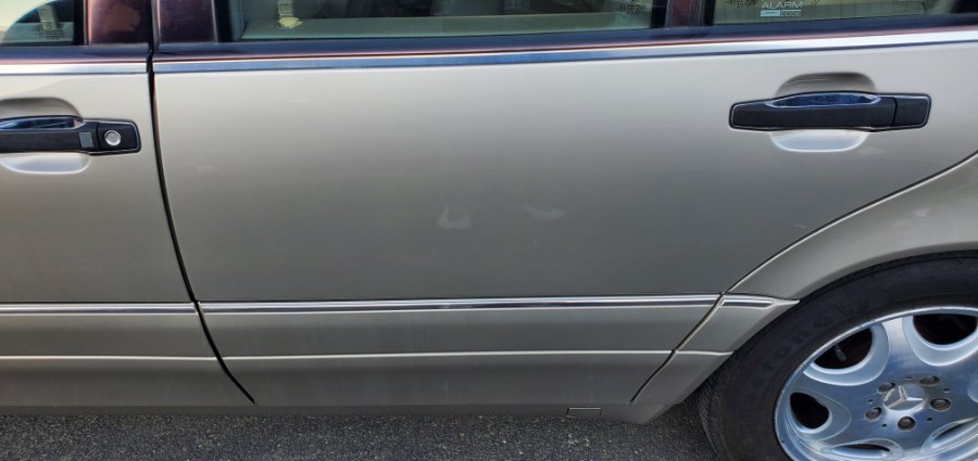 1999 Mercedes-Benz S-Class S320 photo