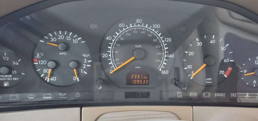 1999 Mercedes-Benz S-Class S320 photo