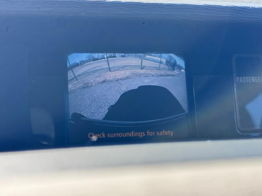 2012 Toyota Sienna SE 8-Passenger photo