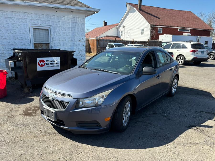2014 Chevrolet Cruze LS Manual photo