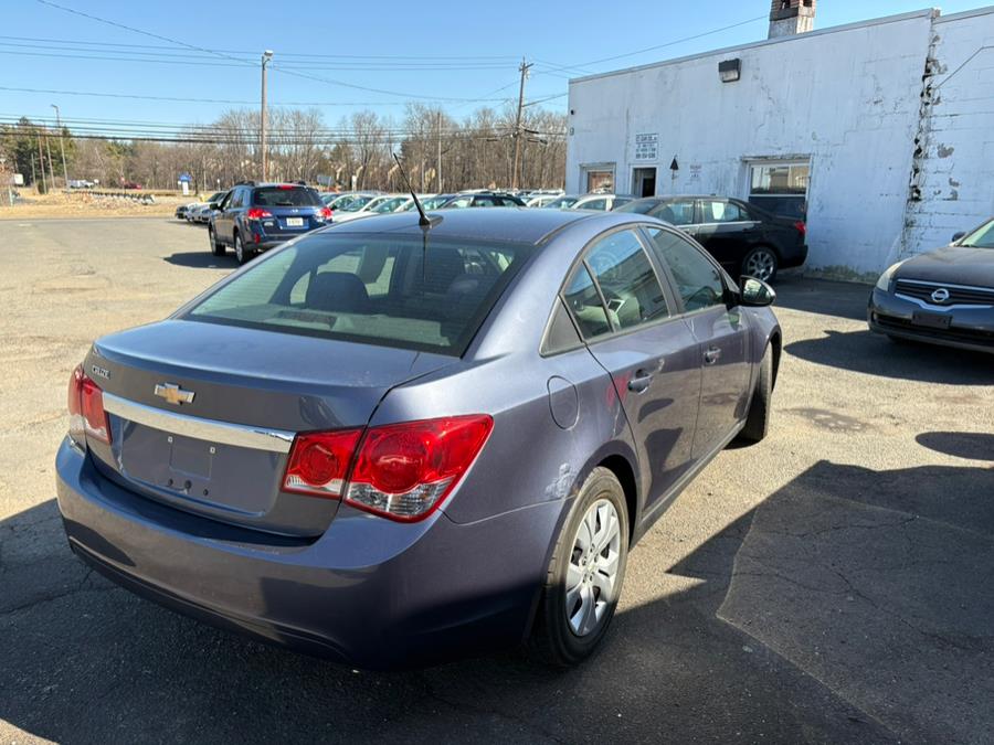 2014 Chevrolet Cruze LS Manual photo