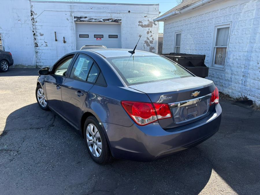 2014 Chevrolet Cruze LS Manual photo