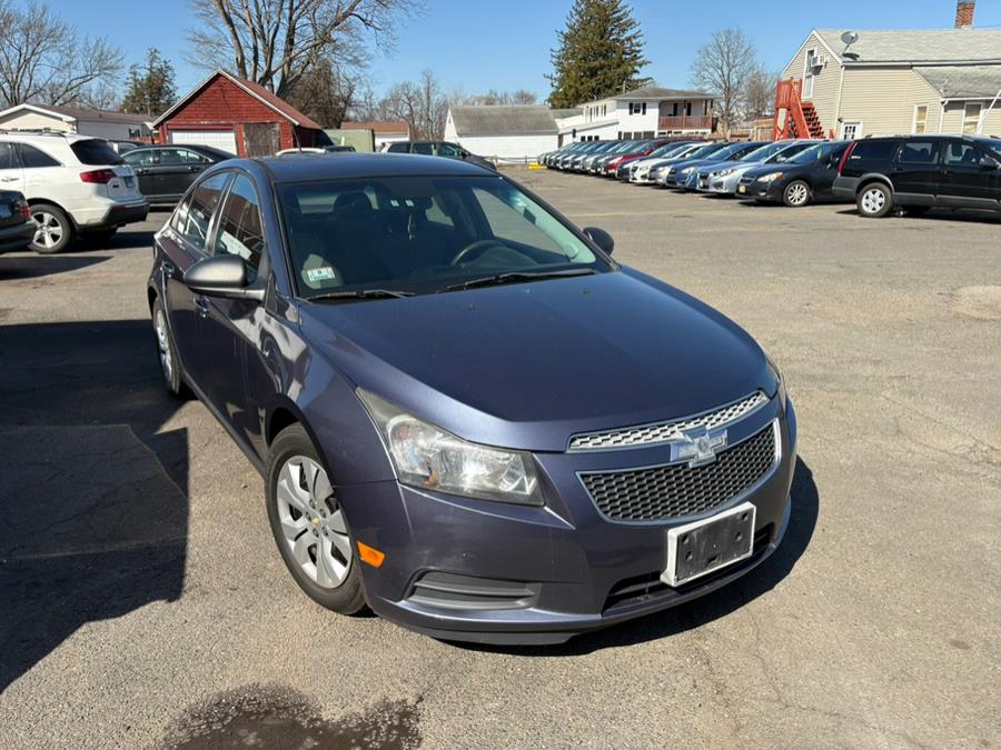 2014 Chevrolet Cruze LS Manual photo