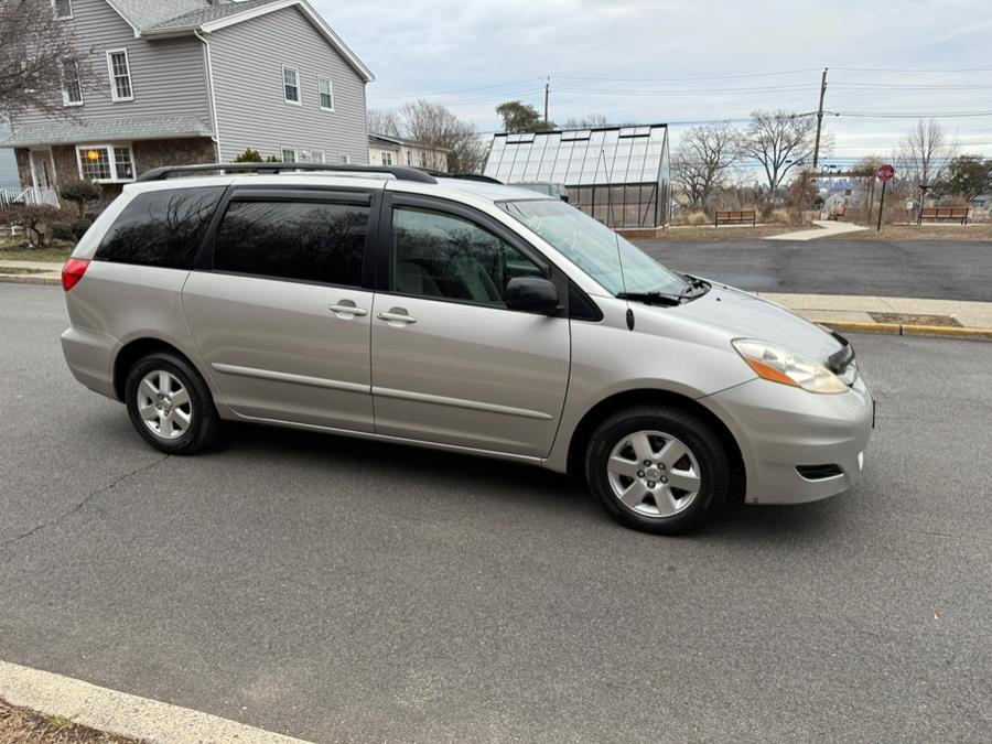 2007 Toyota Sienna CE 7-Passenger photo