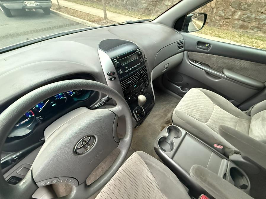 2007 Toyota Sienna CE 7-Passenger photo