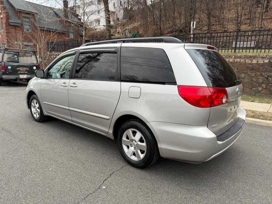 2007 Toyota Sienna CE 7-Passenger photo