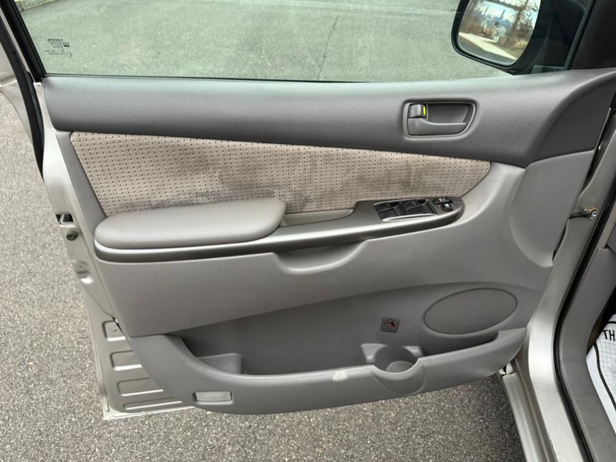 2007 Toyota Sienna CE 7-Passenger photo