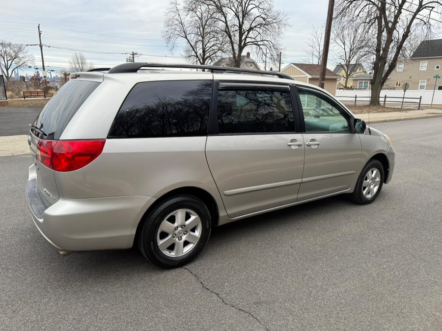 2007 Toyota Sienna CE 7-Passenger photo