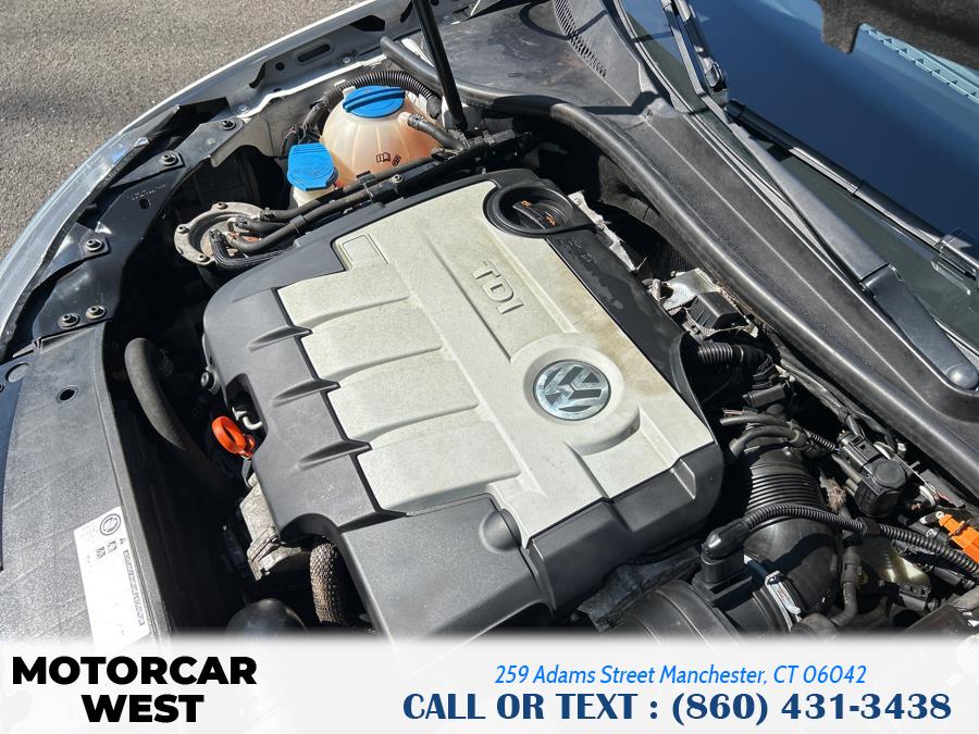 2011 Volkswagen Jetta SportWagen TDI photo