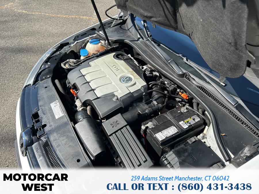 2011 Volkswagen Jetta SportWagen TDI photo