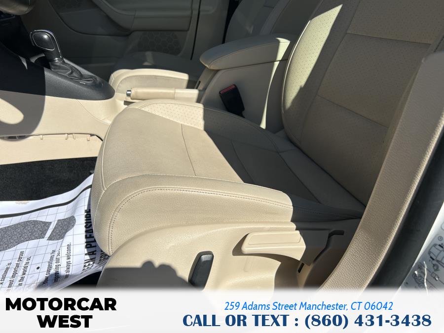 2011 Volkswagen Jetta SportWagen TDI photo