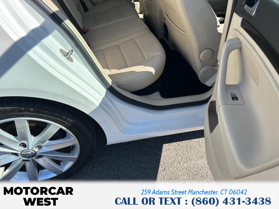 2011 Volkswagen Jetta SportWagen TDI photo