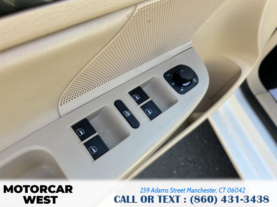 2011 Volkswagen Jetta SportWagen TDI photo