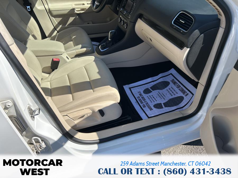 2011 Volkswagen Jetta SportWagen TDI photo
