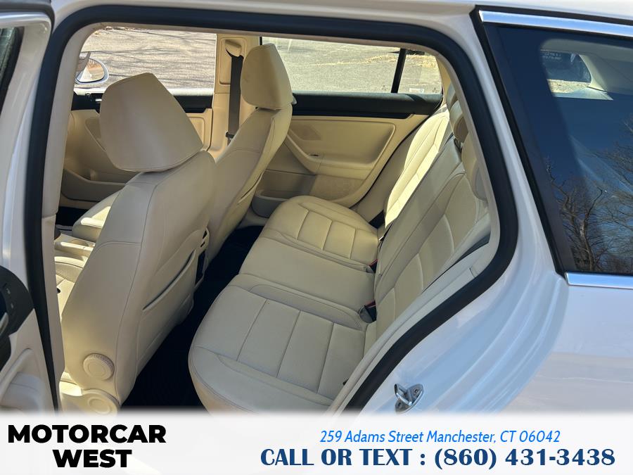 2011 Volkswagen Jetta SportWagen TDI photo