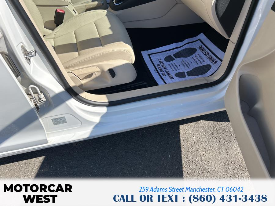 2011 Volkswagen Jetta SportWagen TDI photo