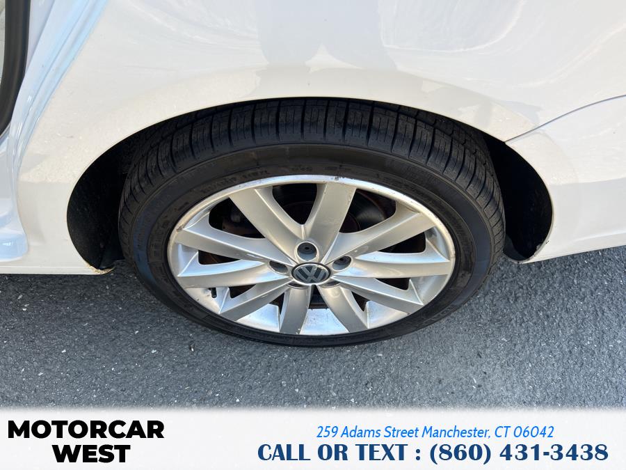 2011 Volkswagen Jetta SportWagen TDI photo
