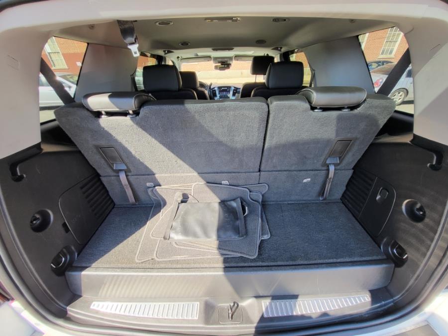 2019 Chevrolet Tahoe 4WD 4dr LT photo