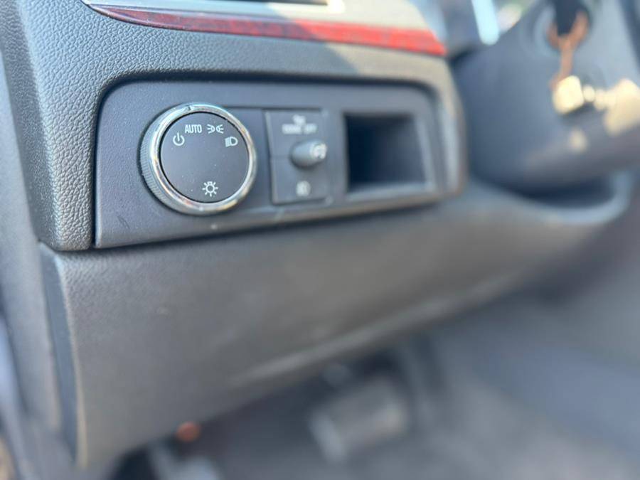 2011 Cadillac Escalade Luxury photo