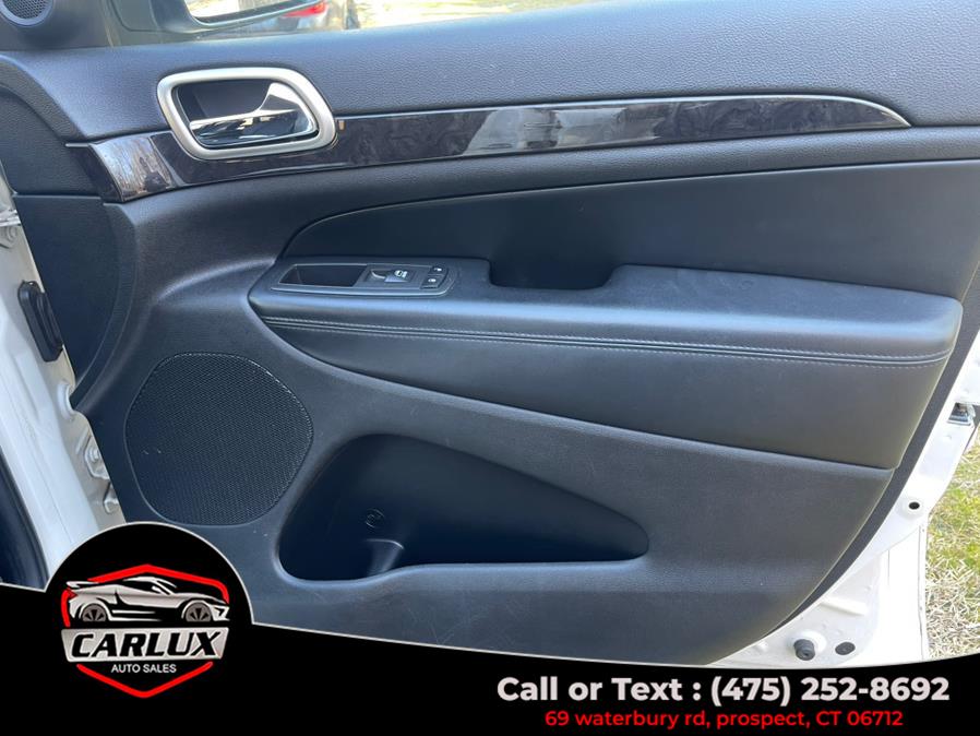 2012 Jeep Grand Cherokee Laredo photo