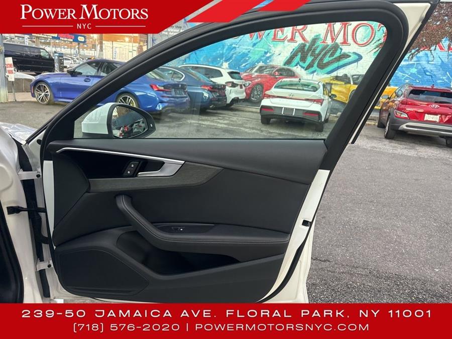 2022 Audi A4 45 S line Premium Plus photo