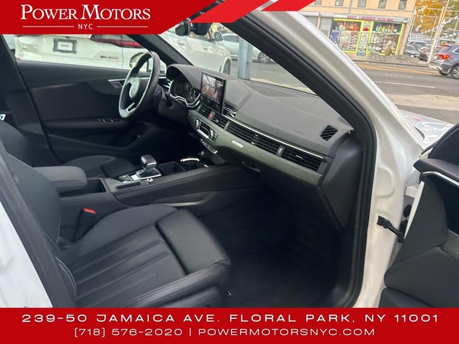 2022 Audi A4 45 S line Premium Plus photo