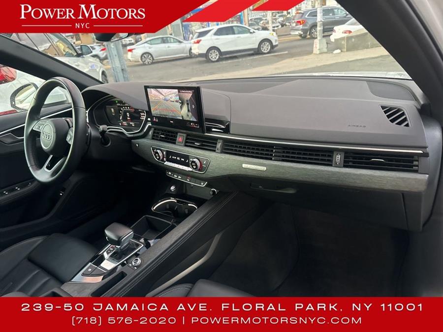 2022 Audi A4 45 S line Premium Plus photo