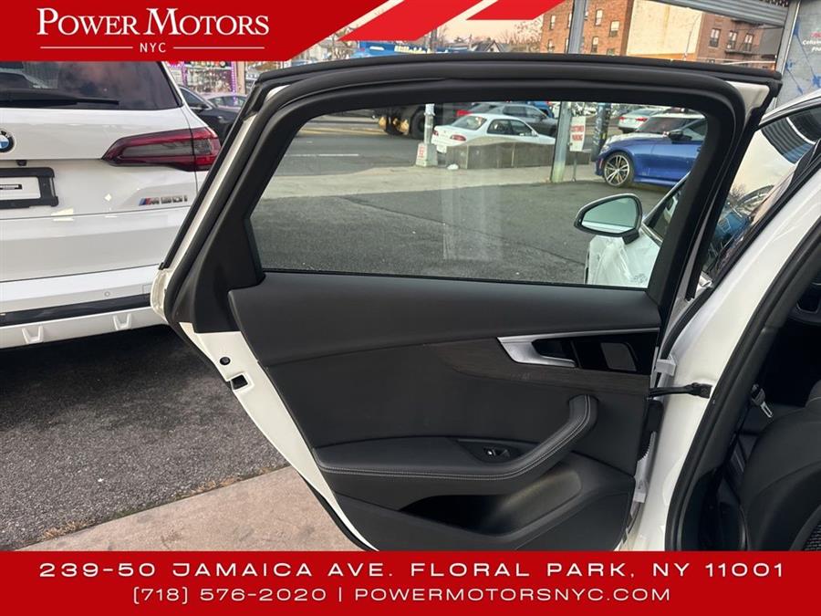 2022 Audi A4 45 S line Premium Plus photo