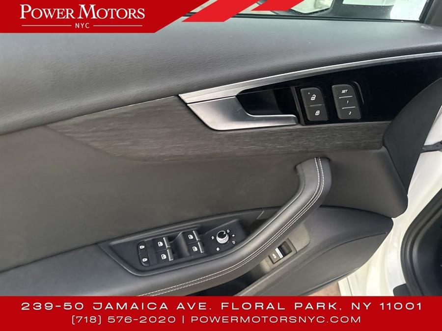 2022 Audi A4 45 S line Premium Plus photo