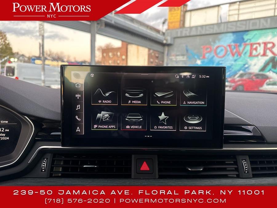 2022 Audi A4 45 S line Premium Plus photo