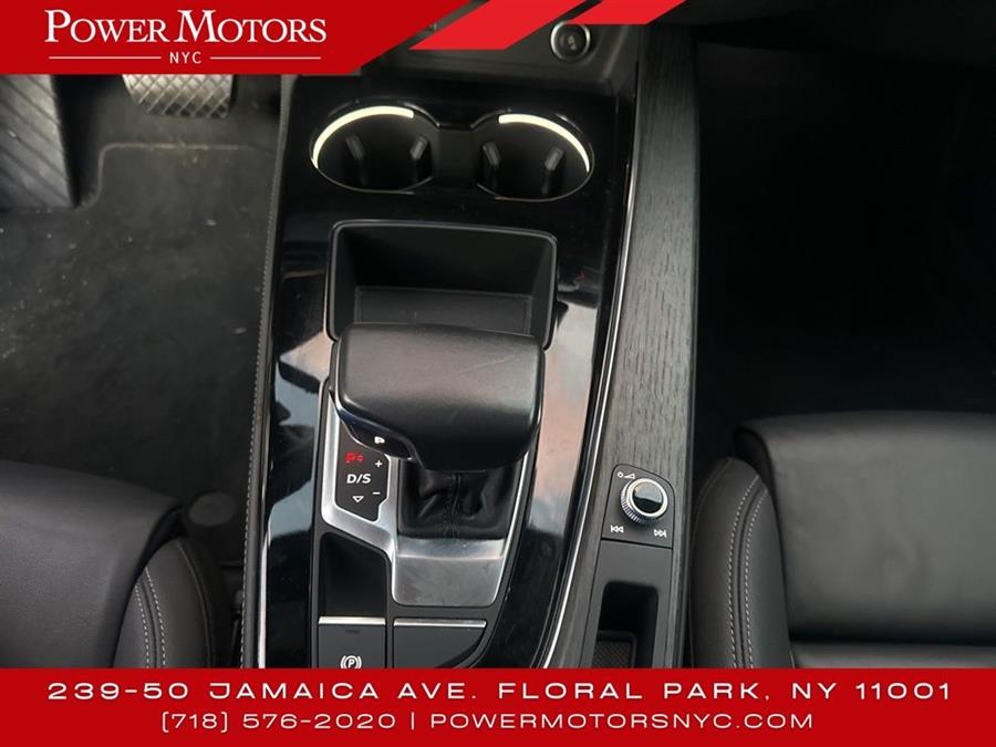 2022 Audi A4 45 S line Premium Plus photo